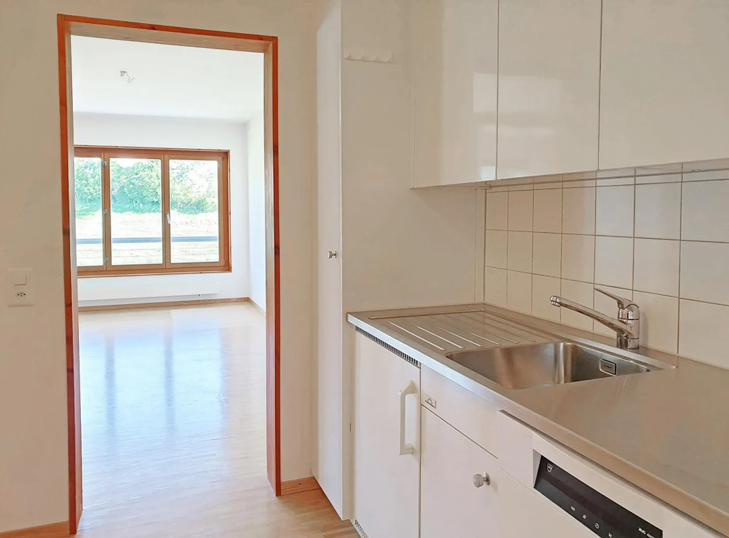 Living with advantages - Photo 3 of 13