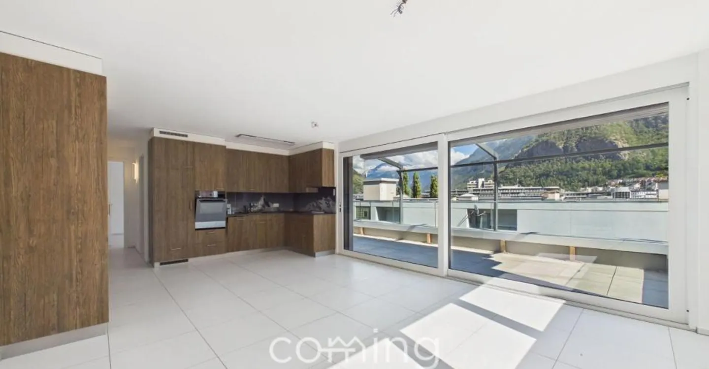 Sunny 3.5-room penthouse apartment in Visp with spacious terrace - Photo 2 of 12