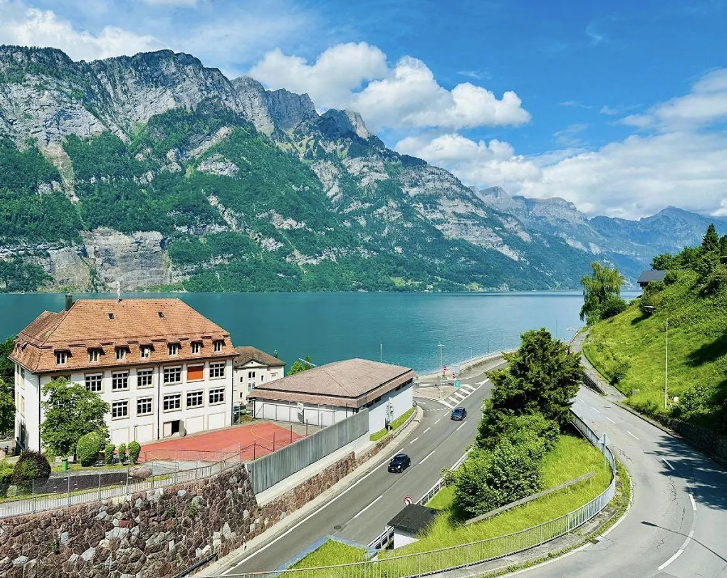 Subtenant 3.5 attic apartment with lake view - Photo 1 of 3