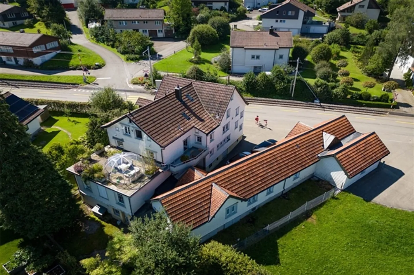 15-Zimmer-Einzelhaus - Foto 1 von 12