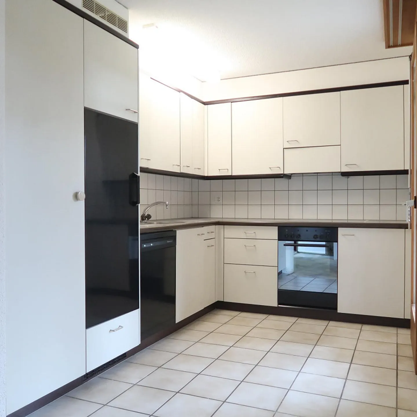 Beautiful bright 4.5 room apartment for rent in Fraubrunnen - Photo 2 of 8