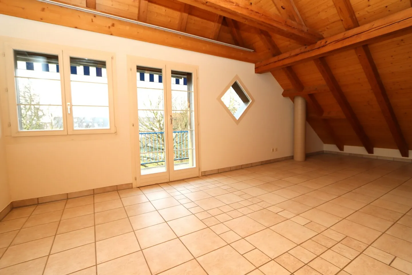 Appartamento in affitto - Foto 4 di 13