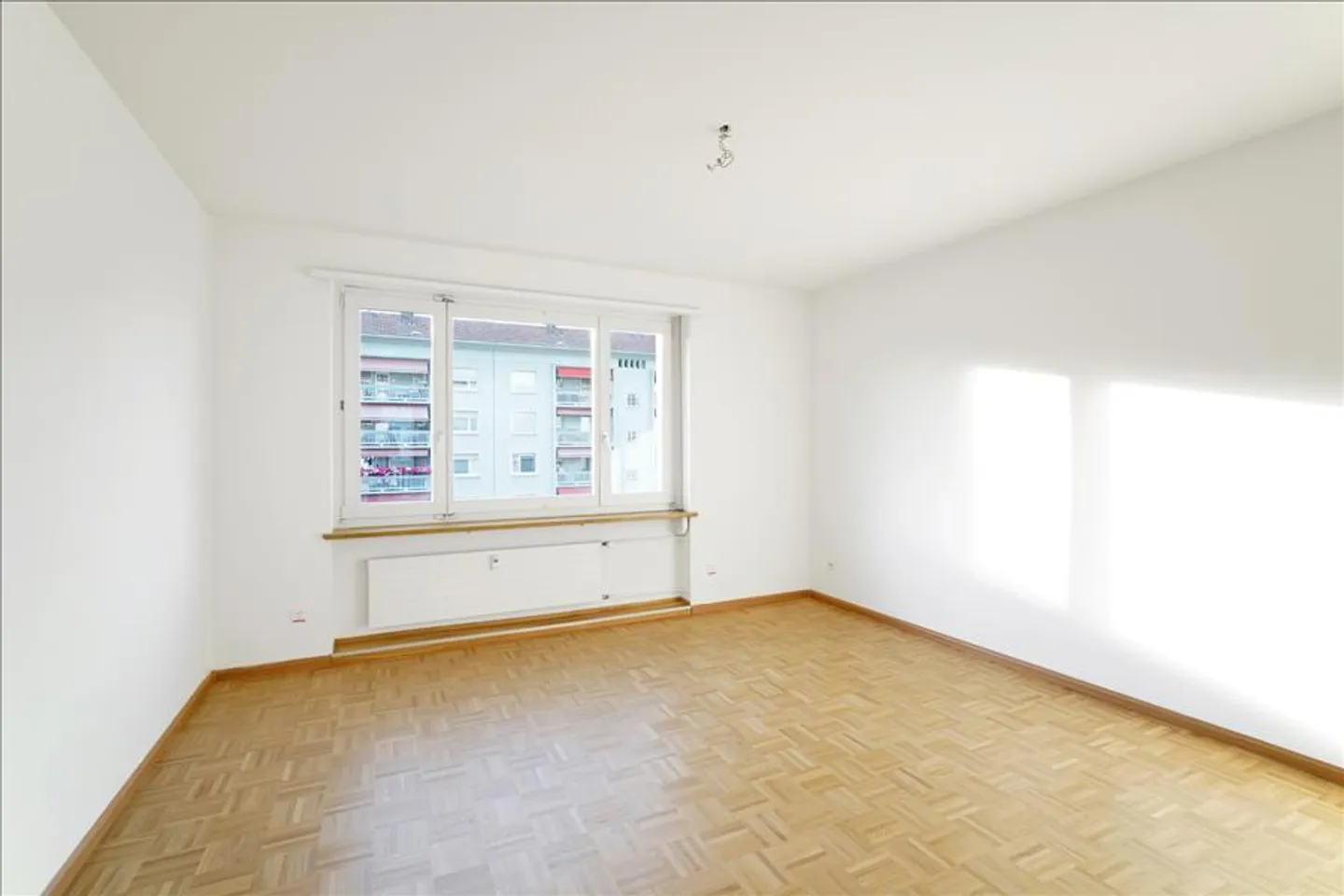 Near Novartis - in a well-kept property - Photo 6 of 8