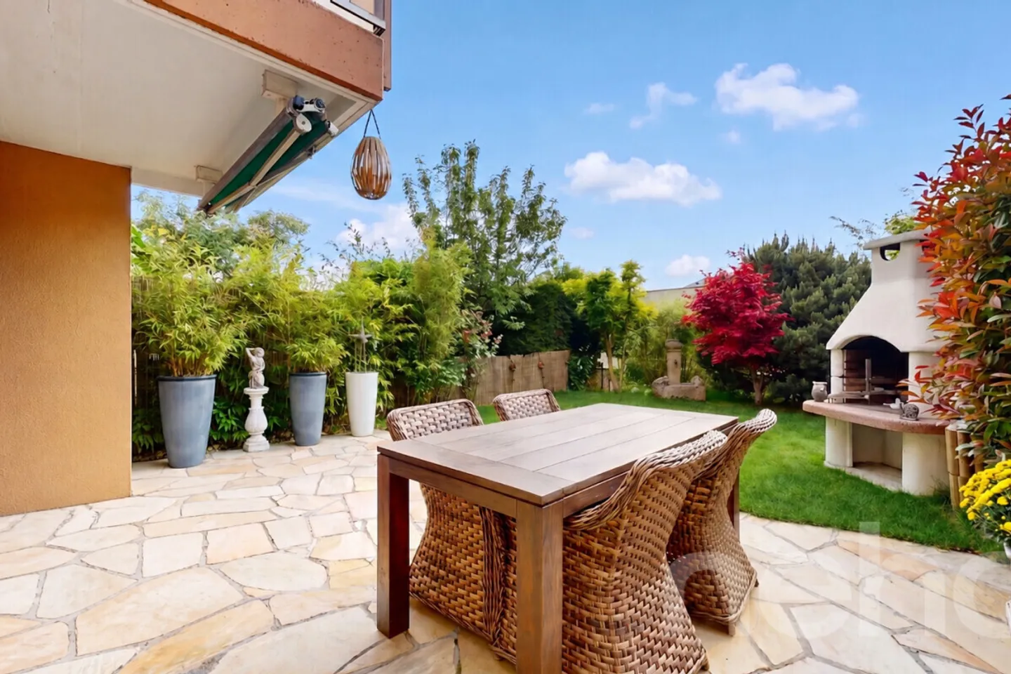 Villa with Garden in Les Rochettes - Photo 1 of 12