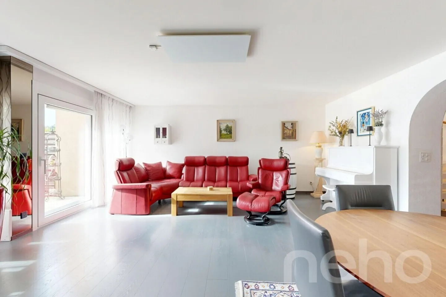 Villa with Garden in Les Rochettes - Photo 4 of 12