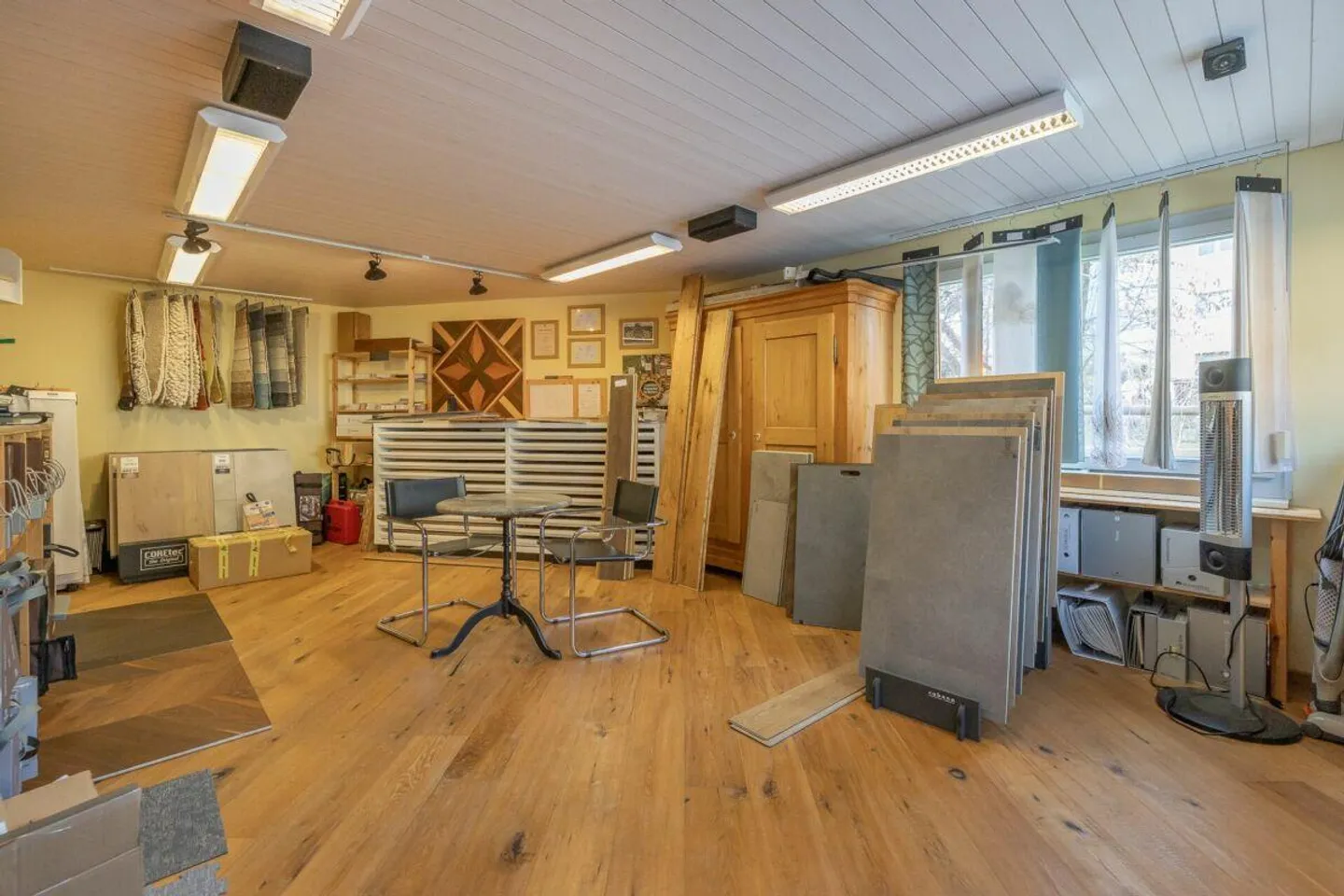 6.5-Room Corner House in a Quiet Residential Area - Photo 9 of 15