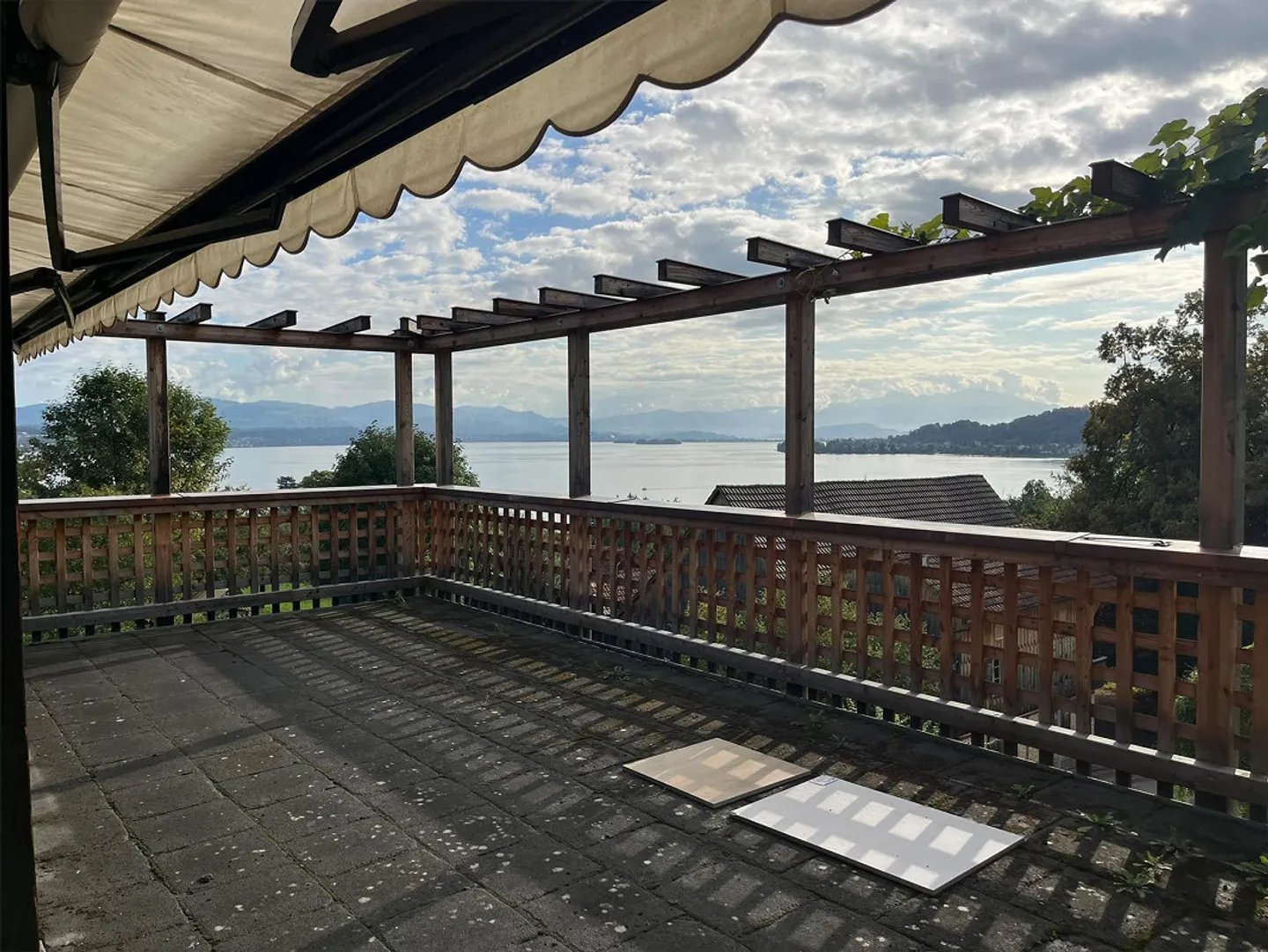 Maison individuelle de 6,5 pièces avec terrasse et vue sur le lac - Photo 5 sur 27