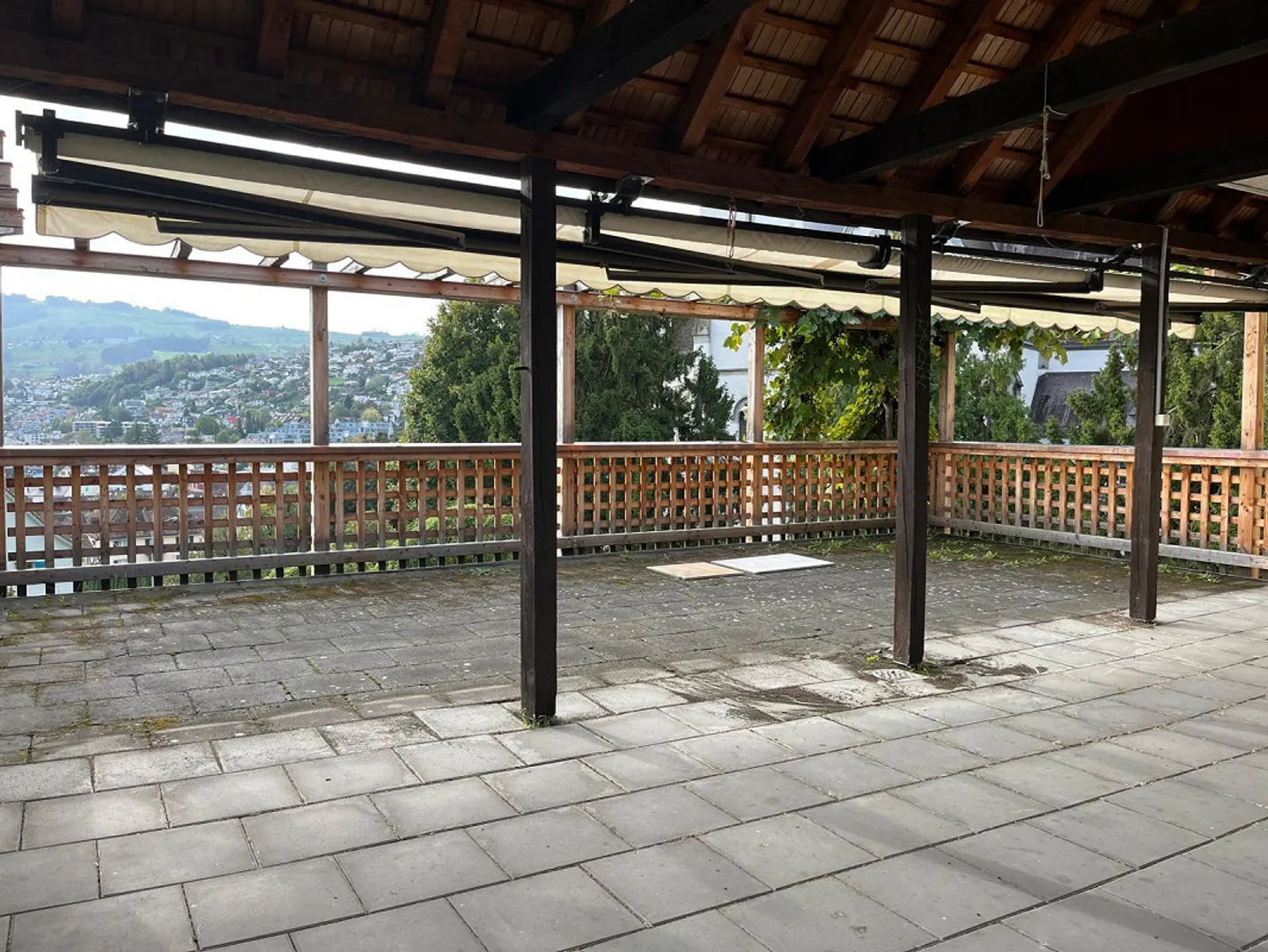 Maison individuelle de 6,5 pièces avec terrasse et vue sur le lac - Photo 6 sur 27