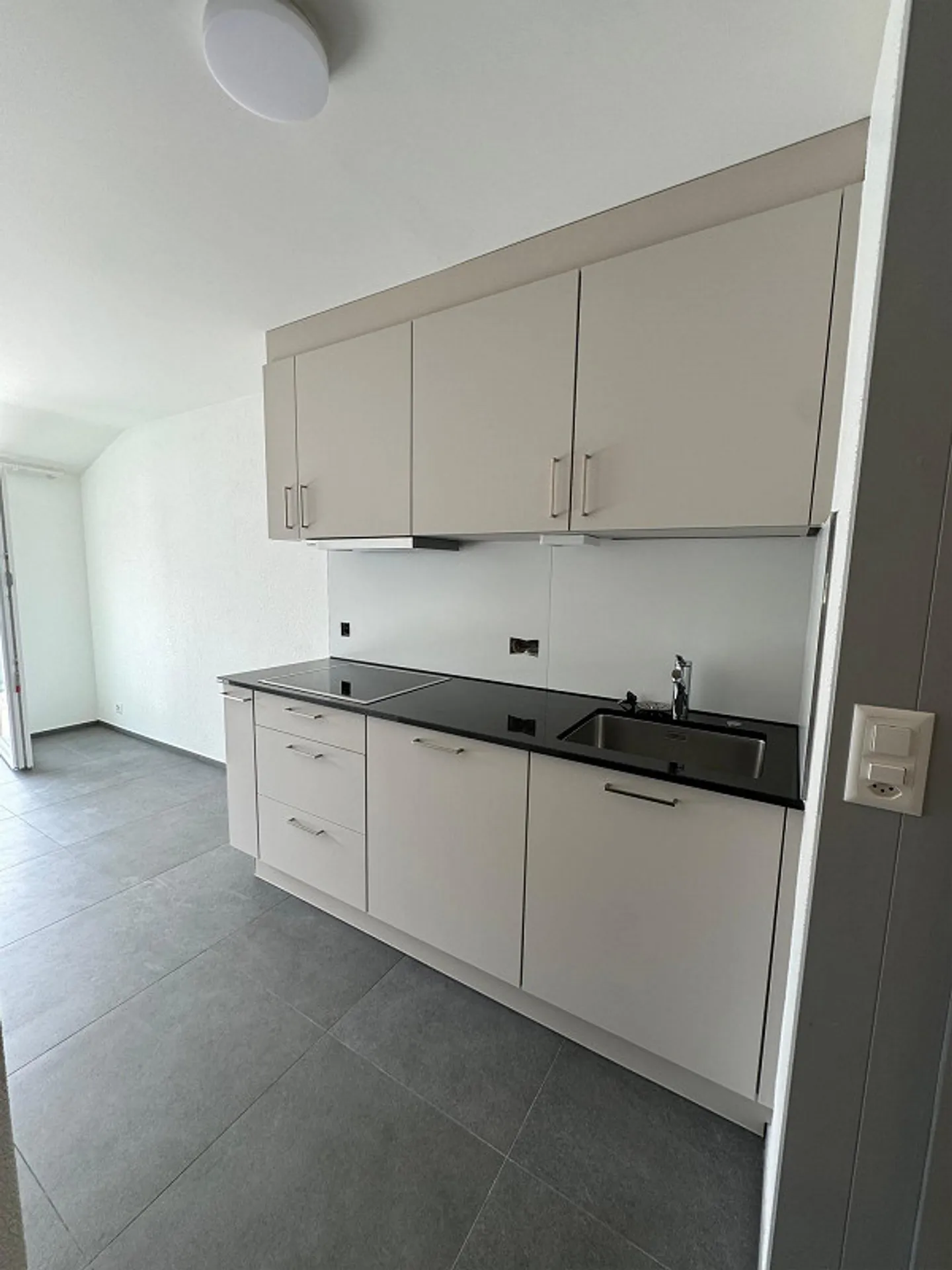 Erstbezug Dachwohnung – 2.5-Zimmer mit Traumterrasse - Foto 4 von 11