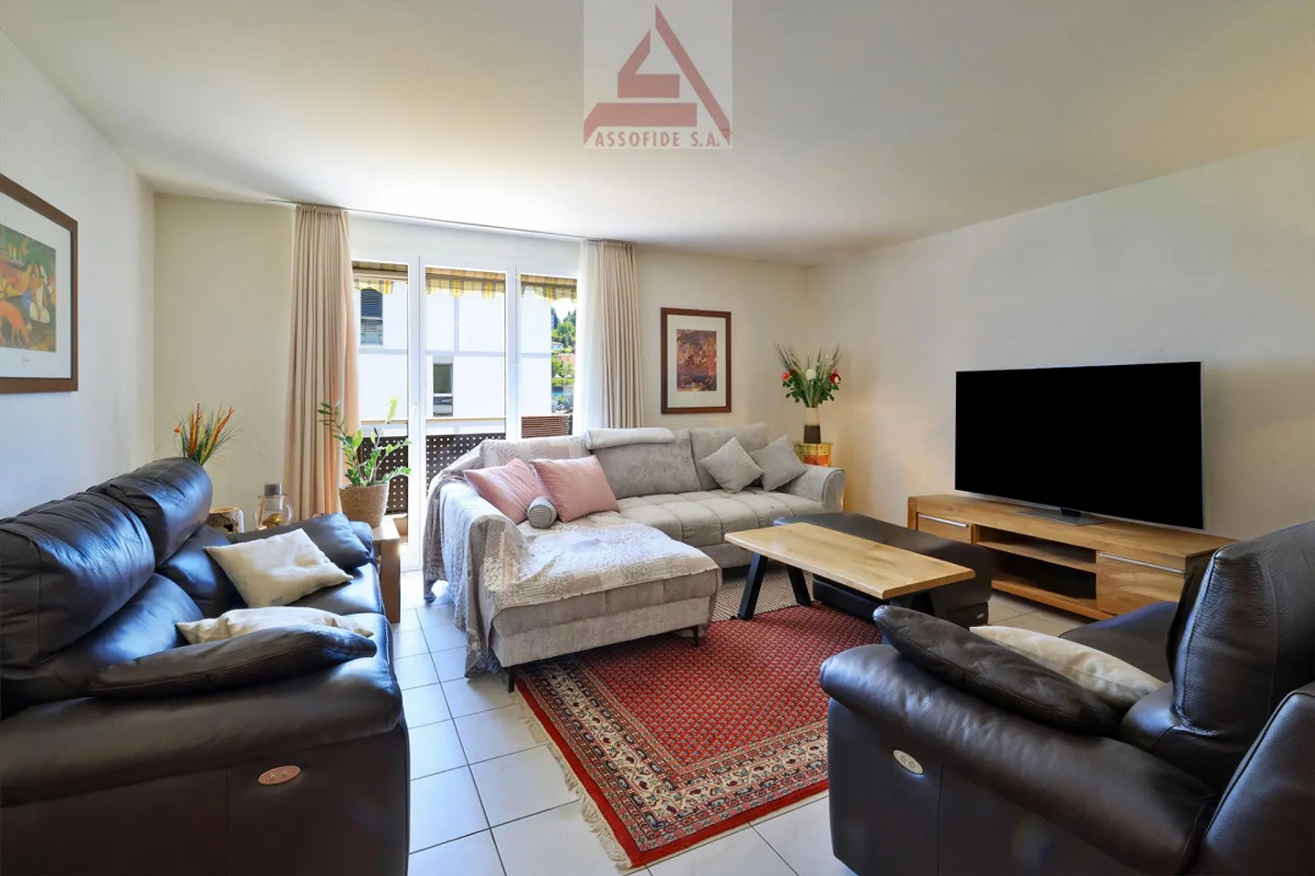 Appartement lumineux de 4.5 pièces avec terrasse - Photo 4 sur 7