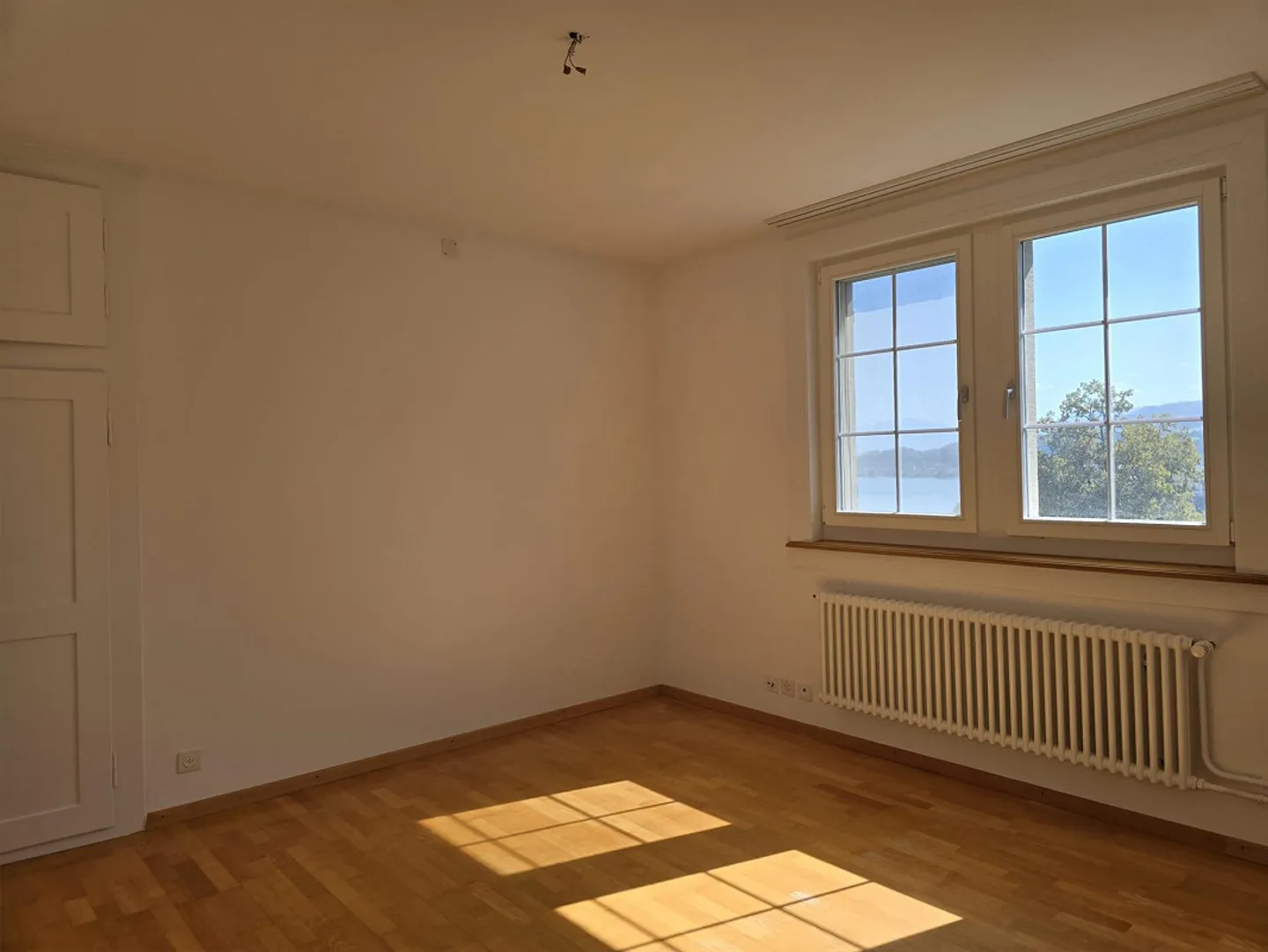 Maison individuelle de 6,5 pièces avec terrasse et vue sur le lac - Photo 12 sur 27