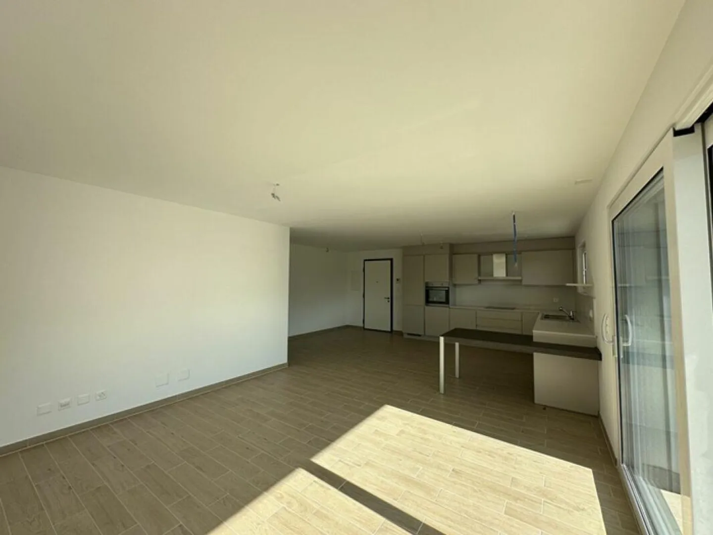 Appartement moderne et lumineux de 3,5 pièces avec jardin privé et grande terrasse - Photo 1 sur 14