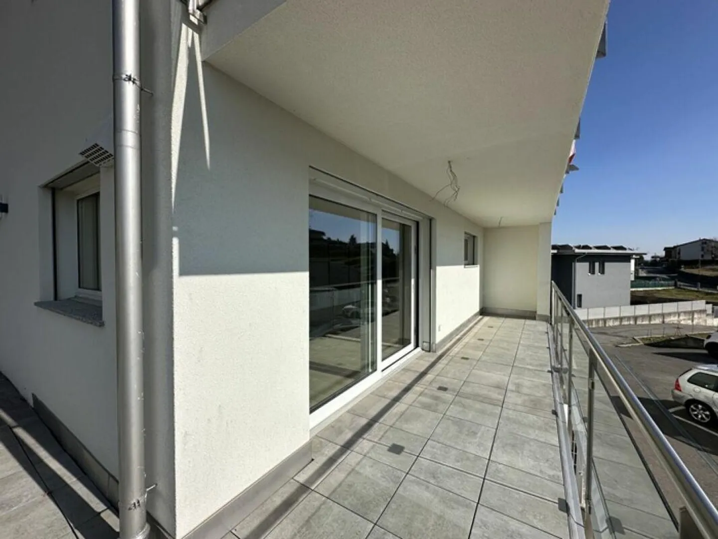 Appartement moderne et lumineux de 3,5 pièces avec jardin privé et grande terrasse - Photo 12 sur 14