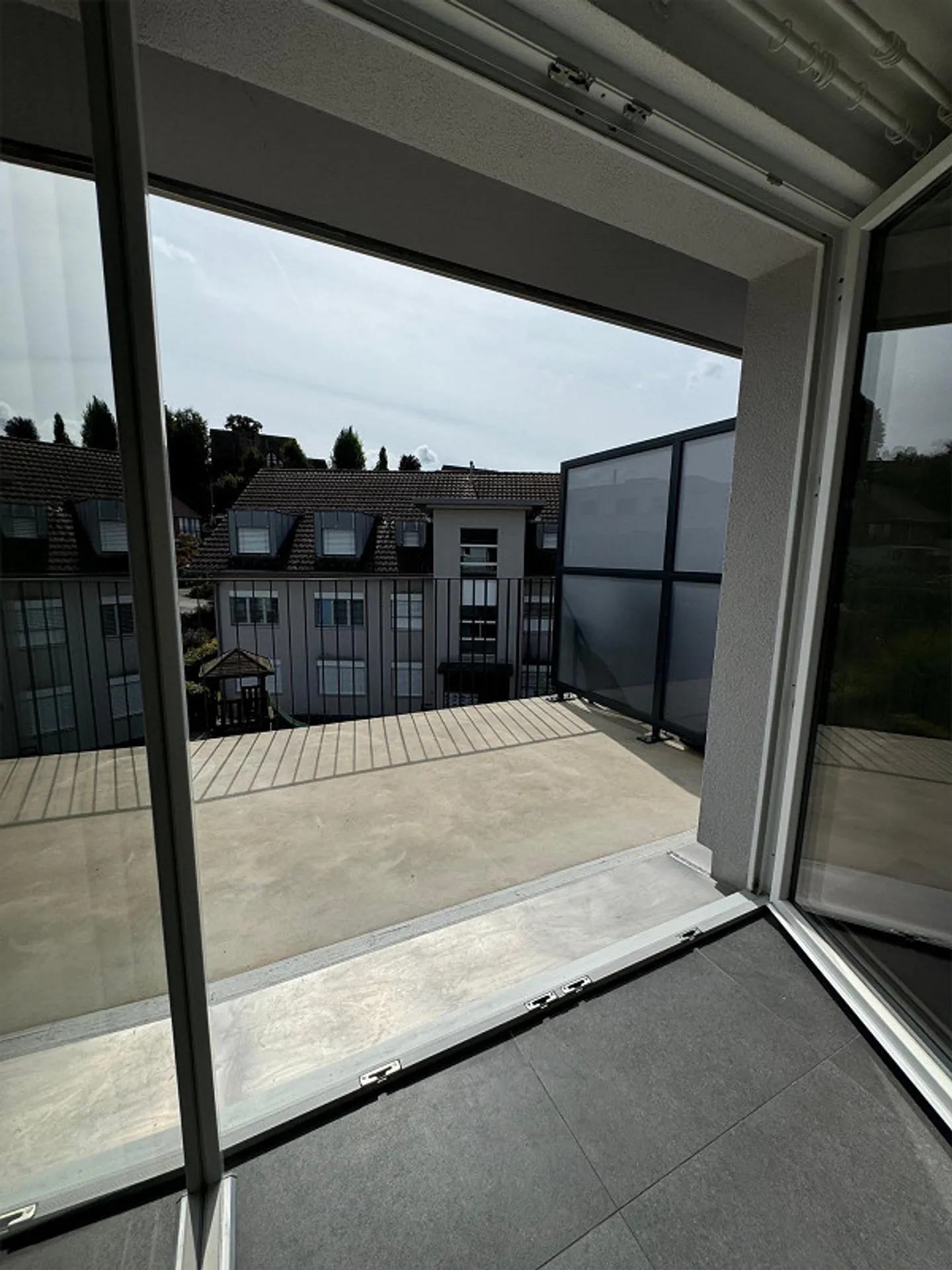 Erstbezug Dachwohnung – 2.5-Zimmer mit Traumterrasse - Foto 8 von 11