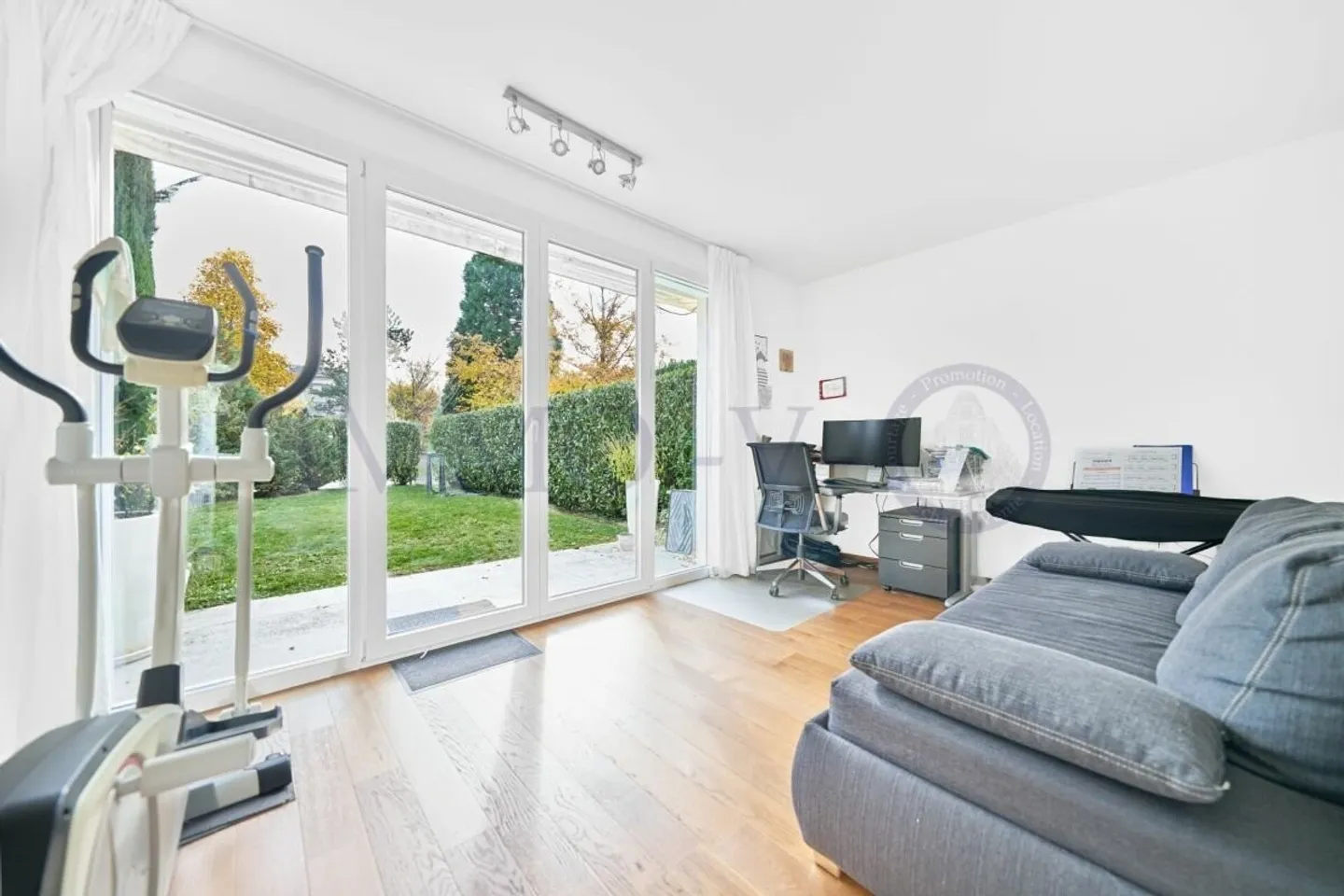 SPACIOUS HIGH-QUALITY DUPLEX WITH GARDENS AND BALCONY - Photo 10 of 13