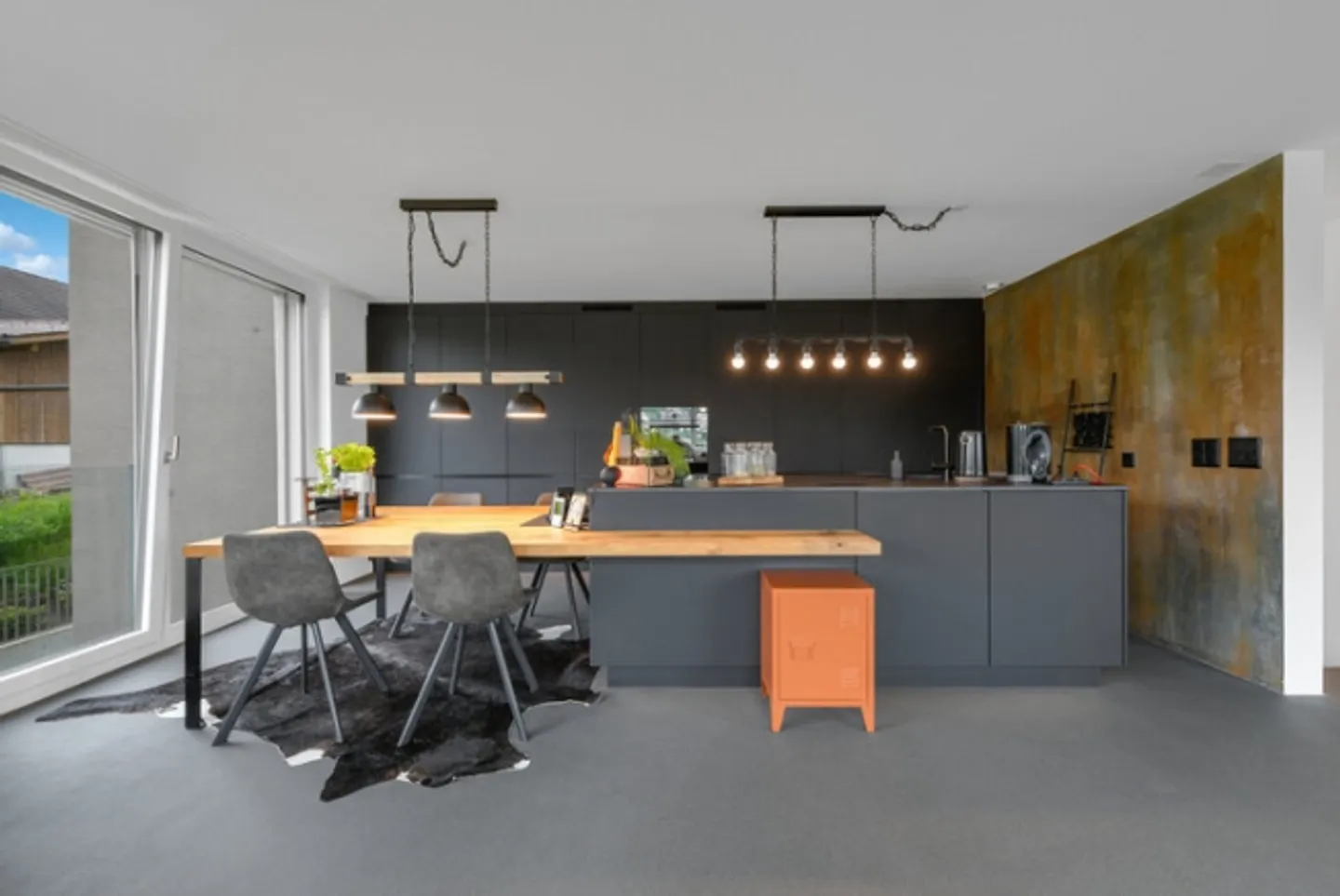 Everything Nearby with Fantastic Panorama - Photo 5 of 8