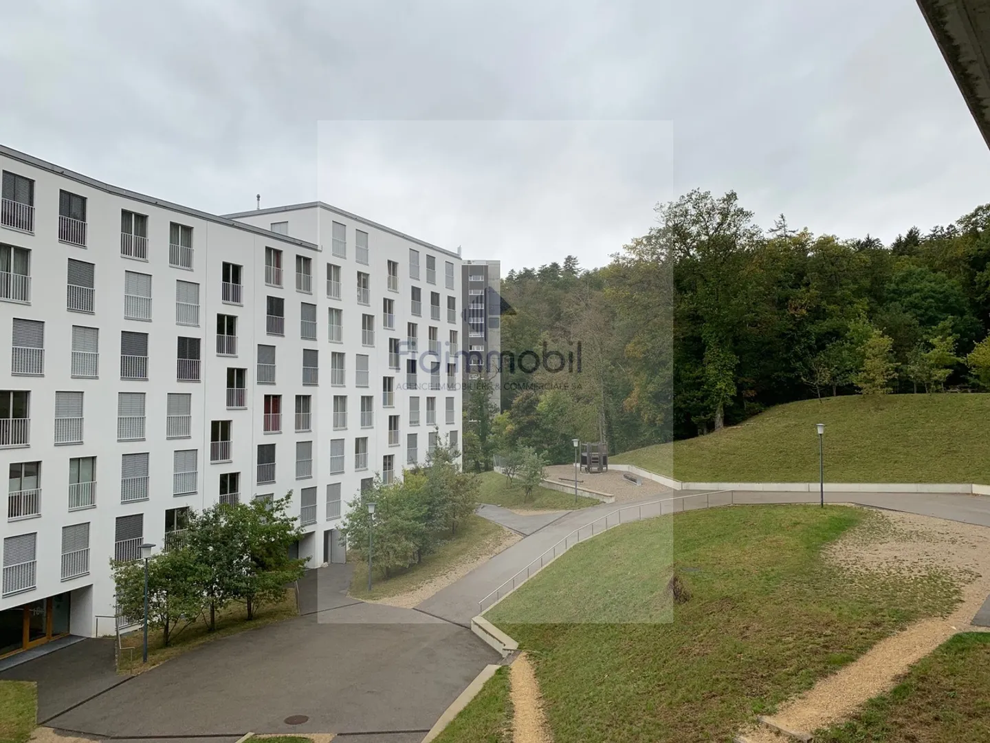 MAGNIFICENT APARTMENT CLOSE TO ALL AMENITIES - Photo 10 of 11