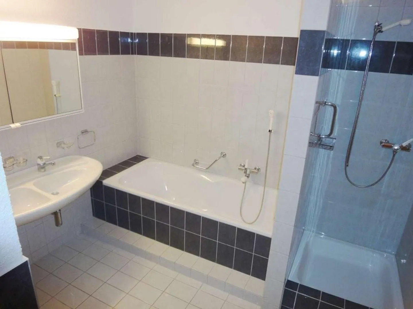 Geräumige Wohnung mit Bergsicht - Foto 6 von 10