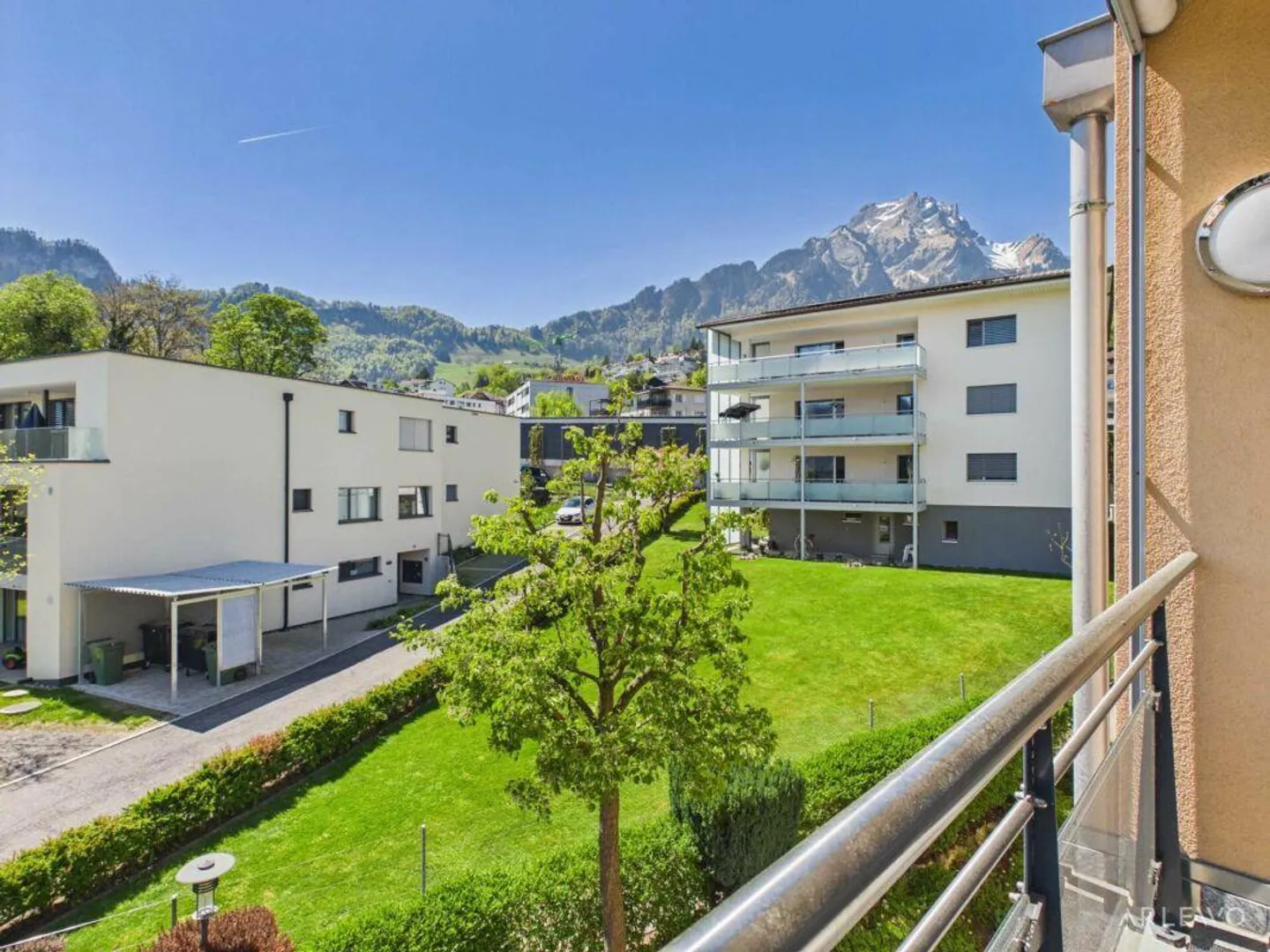 Geräumige Wohnung mit Balkon - Foto 2 von 11