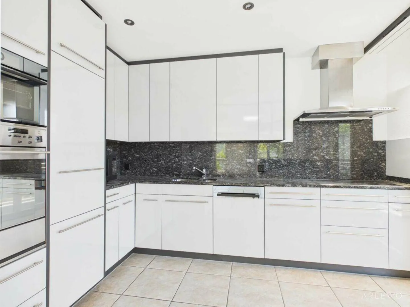 Geräumige Wohnung mit Balkon - Foto 7 von 11