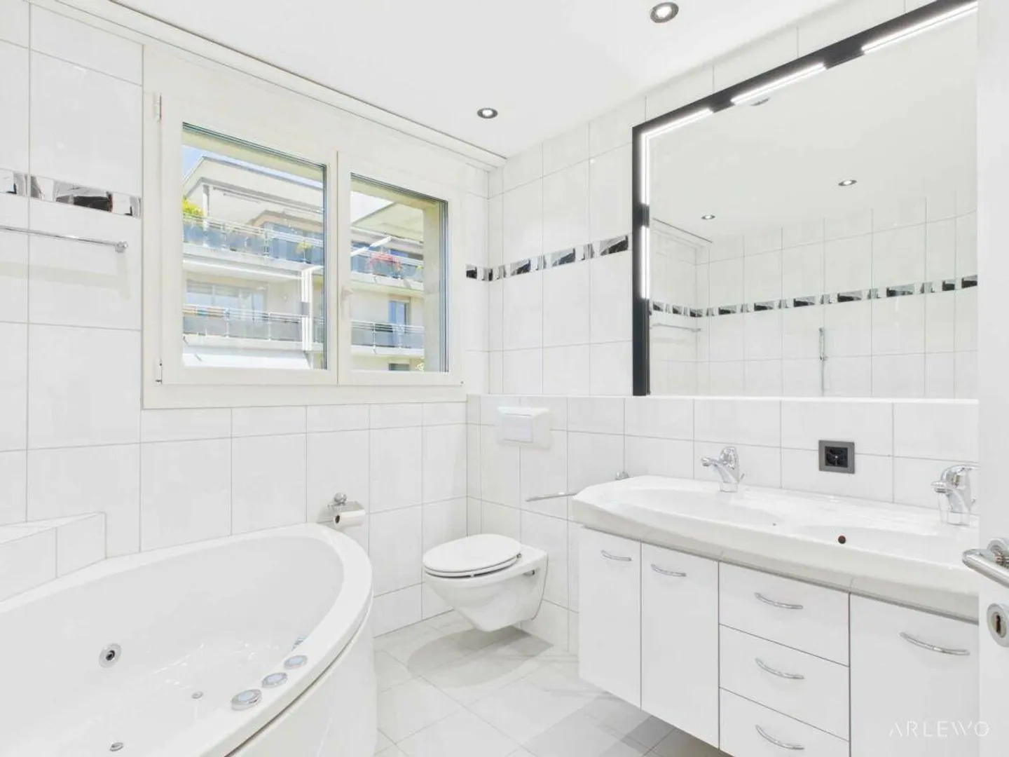 Geräumige Wohnung mit Balkon - Foto 9 von 11