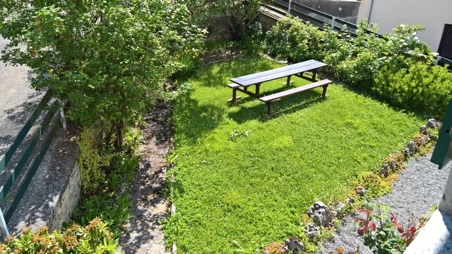 Großes Haus mit zwei Wohnungen im Zentrum von Saignelégier - Foto 4 von 13