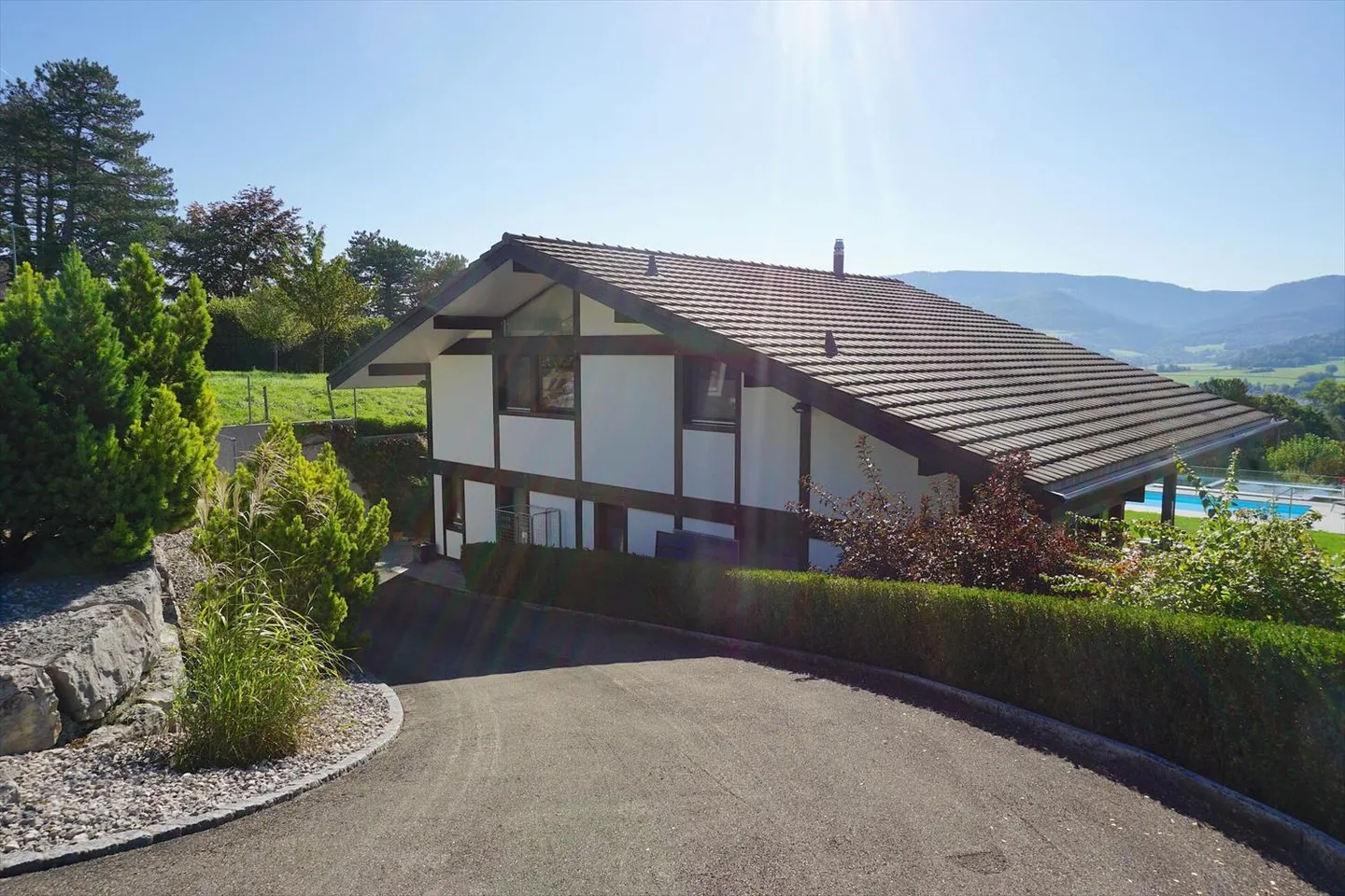 Villa lussuosa con piscina e vista mozzafiato - Foto 2 di 13