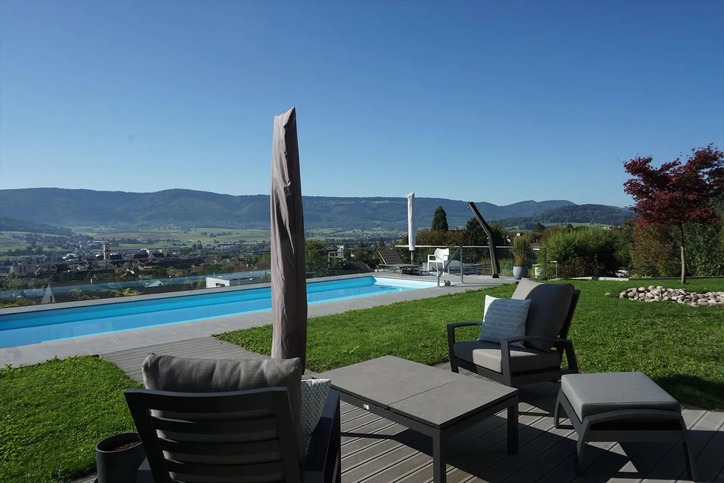 Villa lussuosa con piscina e vista mozzafiato - Foto 3 di 13