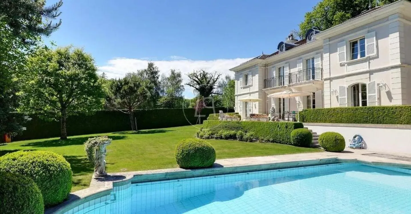 Very beautiful master property in a sought-after area of Lausanne. - Photo 2 of 12