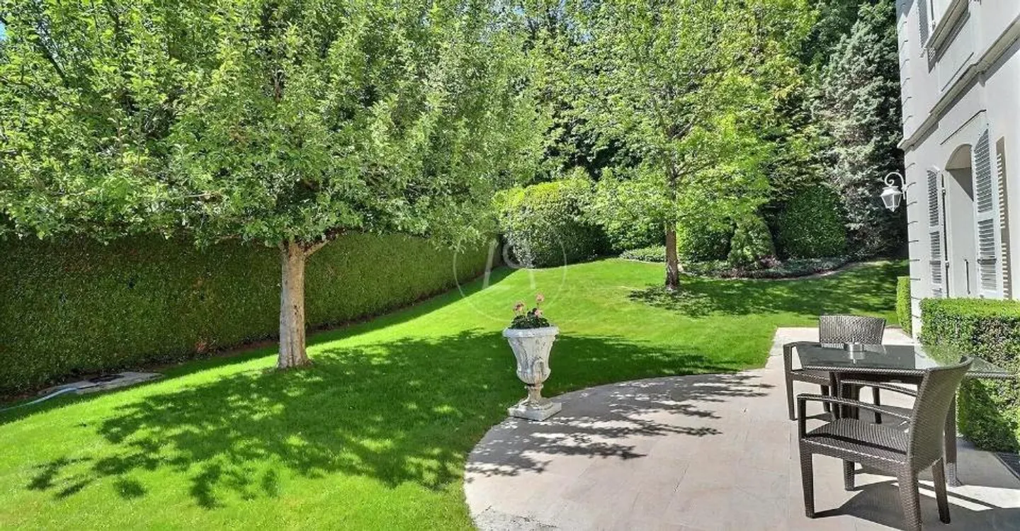 Very beautiful master property in a sought-after area of Lausanne. - Photo 8 of 12