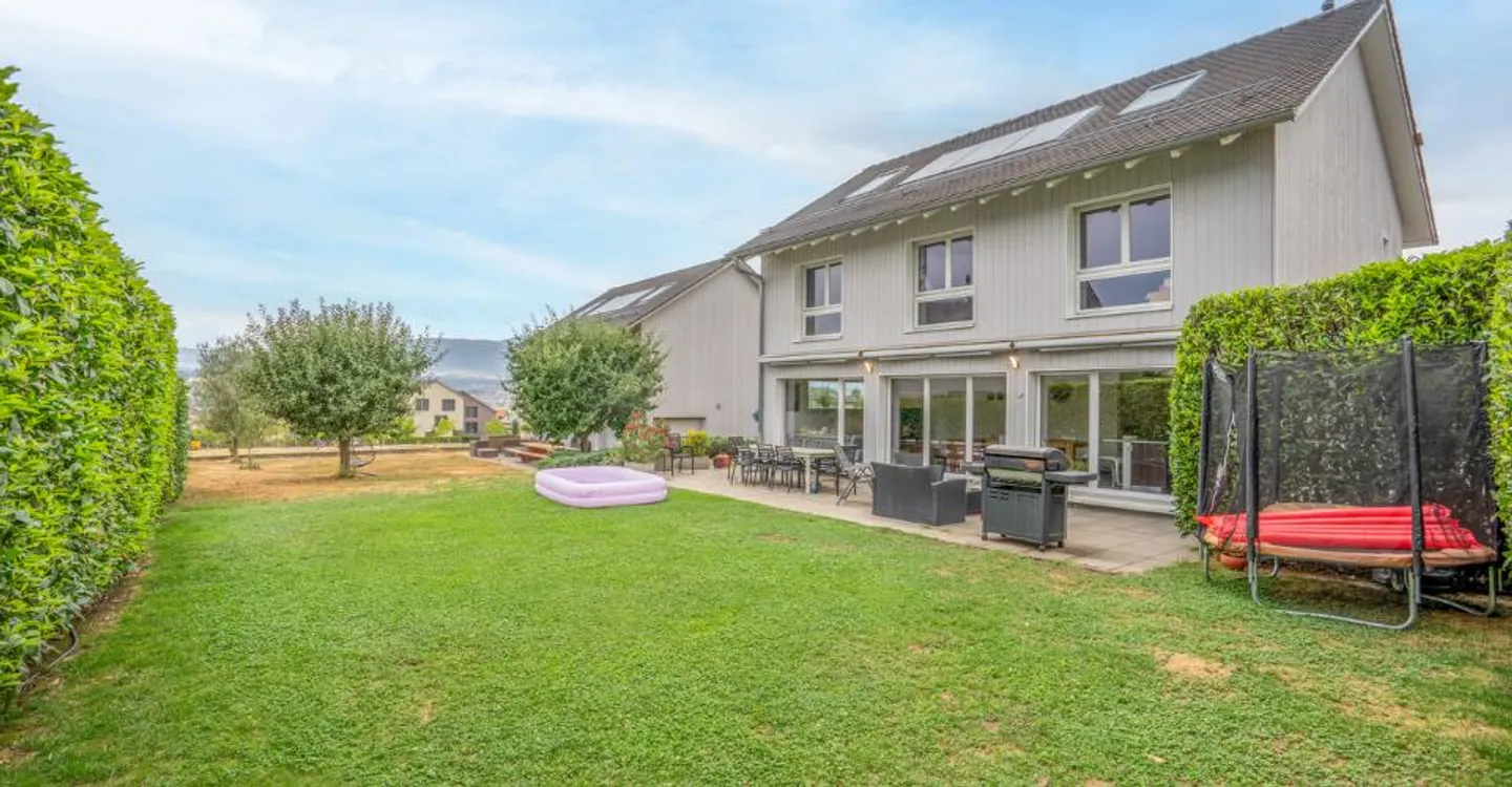 EXCLUSIVITY: Magnificent individual villa in Chavornay for you! - Photo 1 of 12