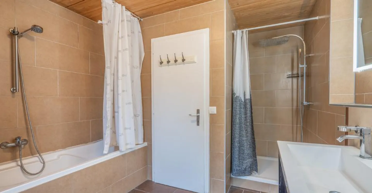 EXCLUSIVITY: Magnificent individual villa in Chavornay for you! - Photo 11 of 12