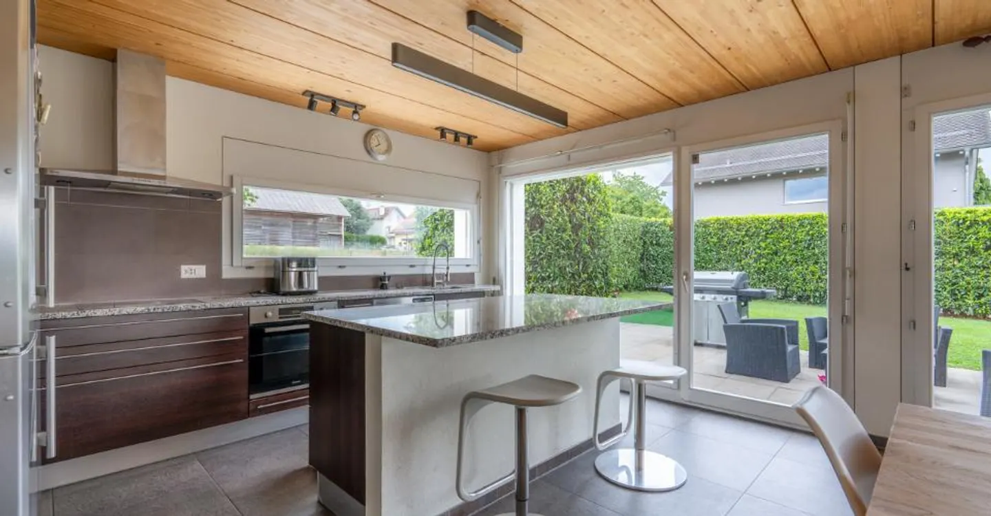 EXCLUSIVITY: Magnificent individual villa in Chavornay for you! - Photo 4 of 12