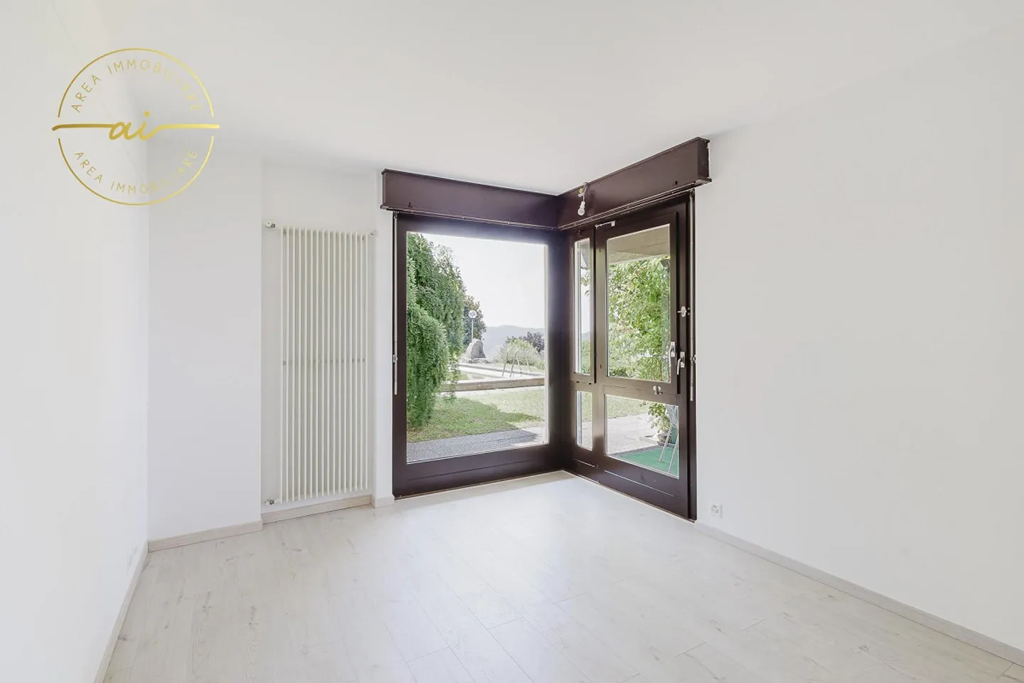 Prestigious Semi-Detached Villa with Pool and Spacious Areas - Photo 7 of 13