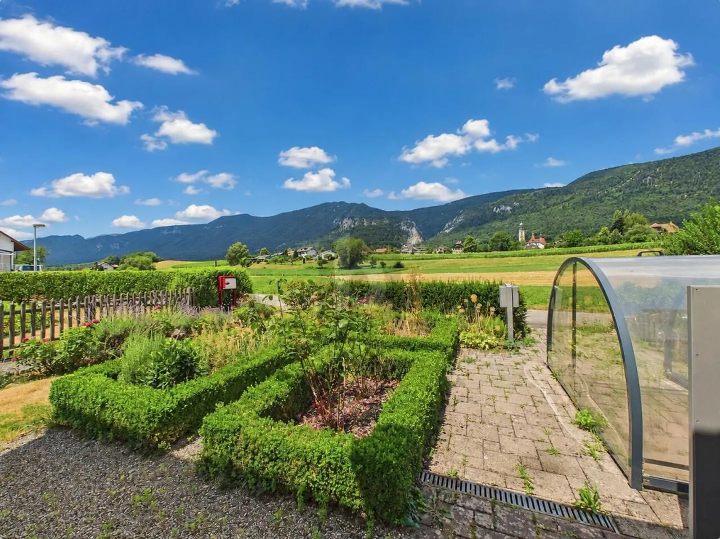 Oasis avec panorama sur le Jura et les Alpes - Photo 1 sur 6