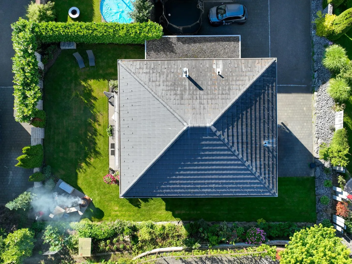 Grosszügiges Einfamilienhaus mit wunderbarer Besonnung - Foto 3 von 12