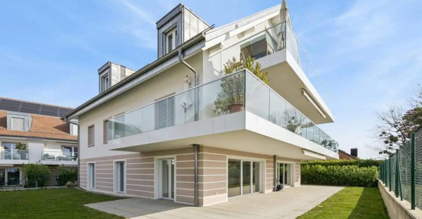 4.5 room contemporary and bright with garden and beautiful view - Photo 1 of 11