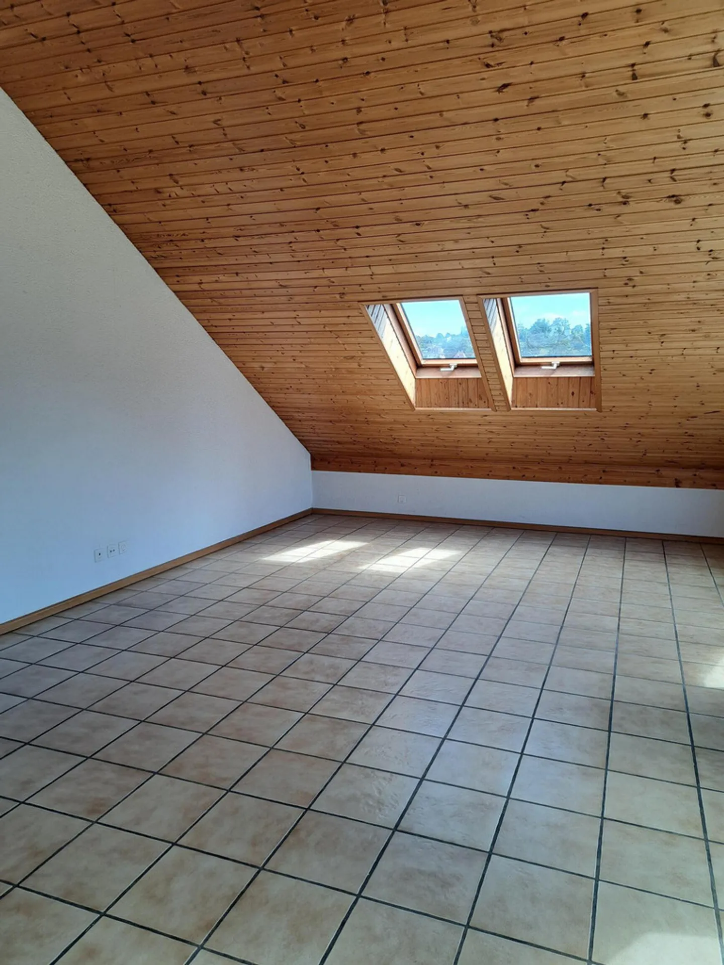 Appartement 3.5 pièces avec balcon dans un emplacement privilégié - Photo 3 sur 10