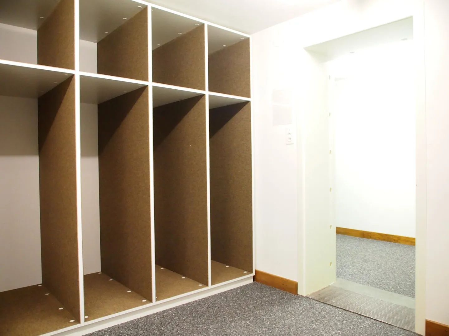 LAGER - LAGER - LAGER von 10 m2 bis 100 m2 ab CHF 24 pro Monat OHNE DEPOT! - Foto 8 von 10