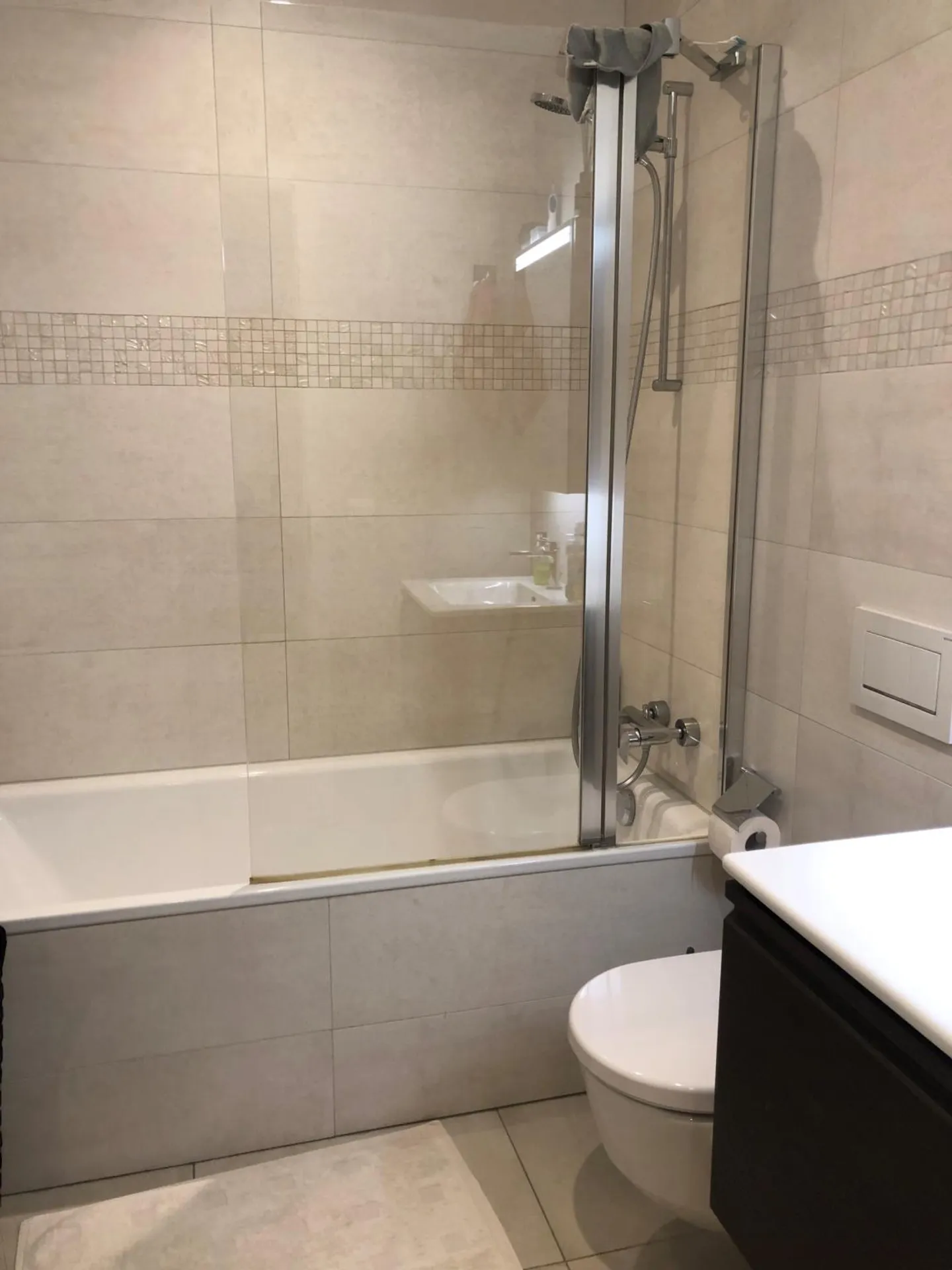 4-Zimmer-Wohnung mit wunderschönem ruhigen Garten - Foto 9 von 11