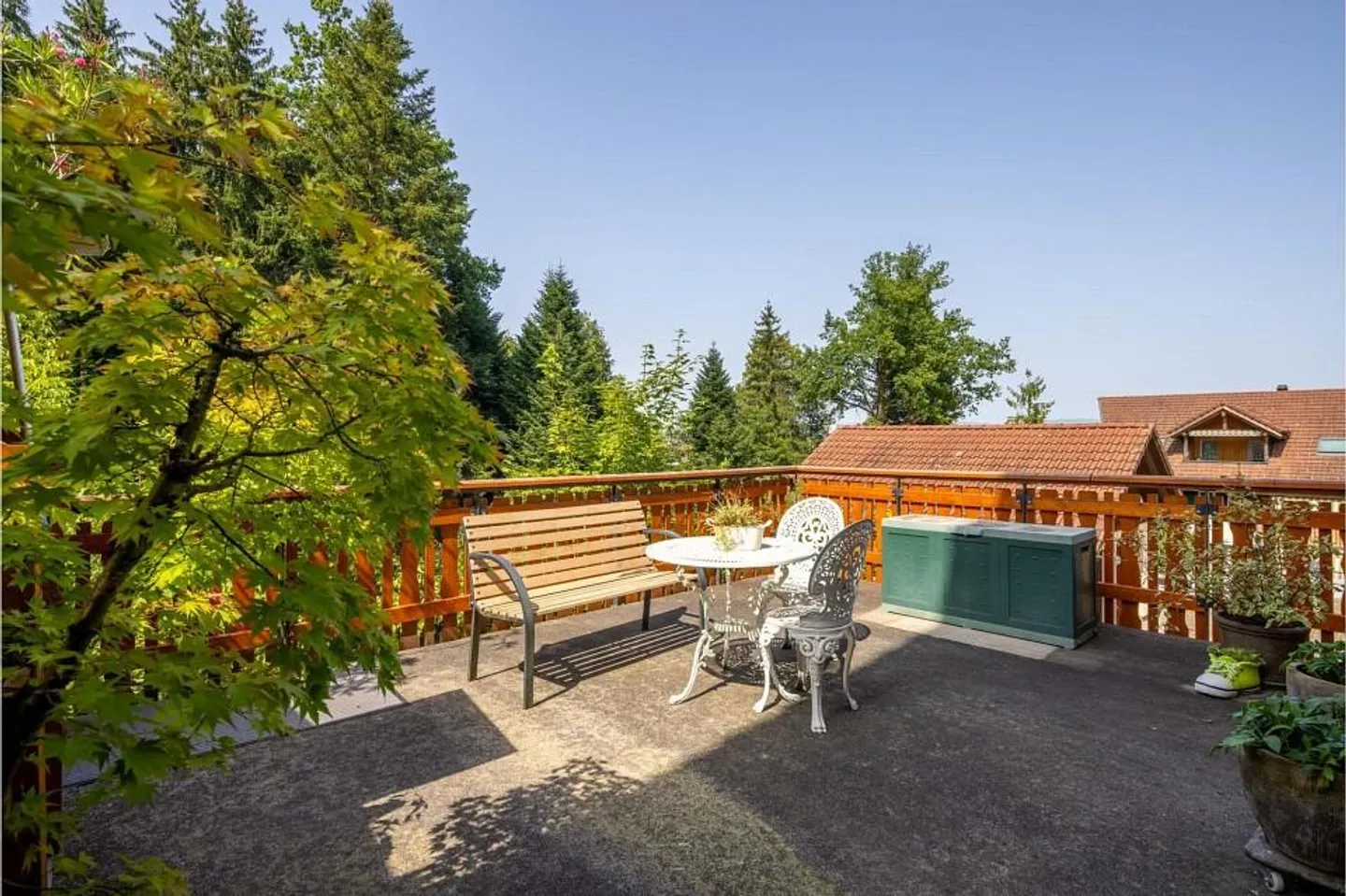 2-room apartment with outdoor seating area - Photo 4 of 6