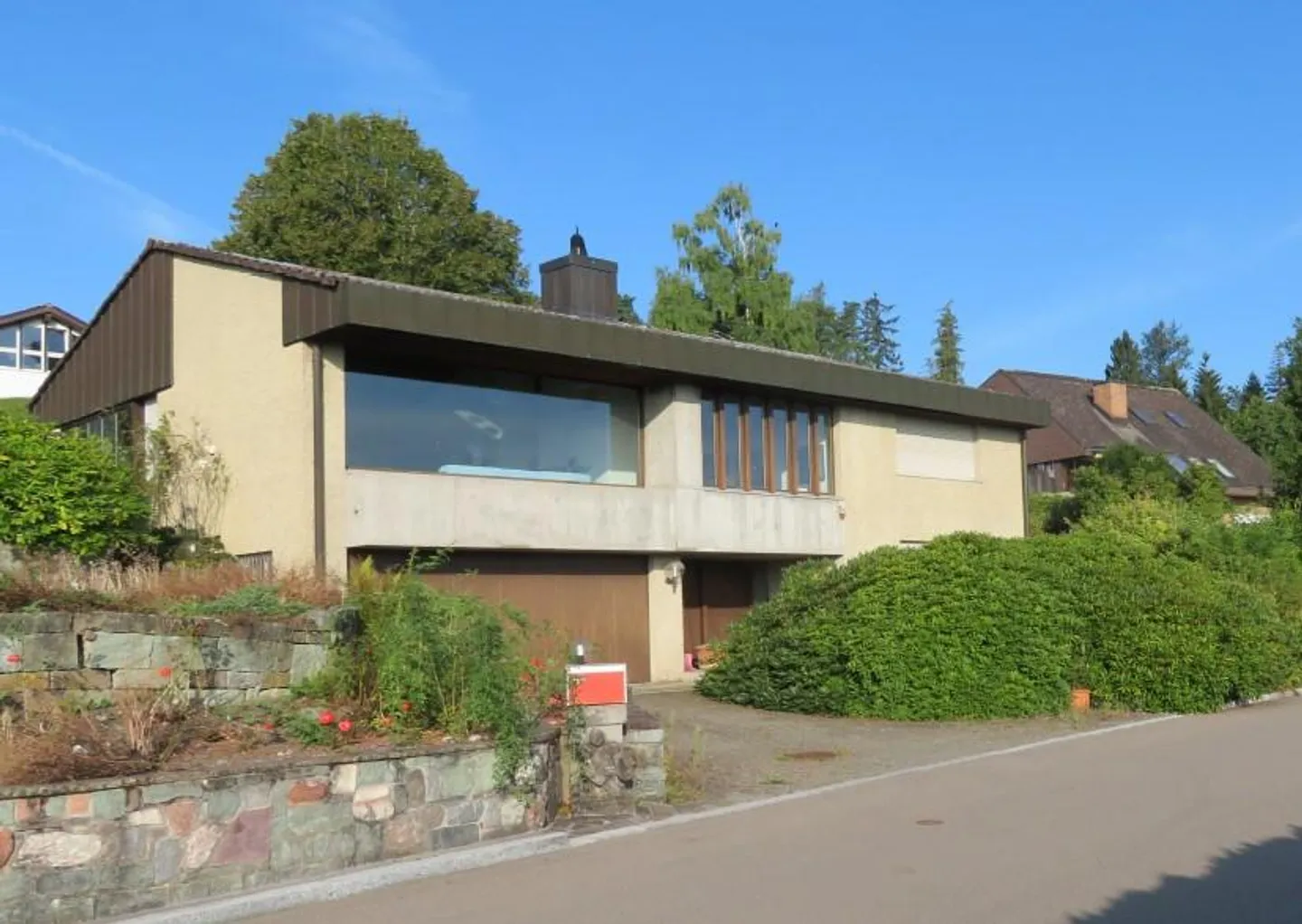 Stilvolles freistehendes Einfamilienhaus in der Greifensee-Region - Photo 1 sur 15