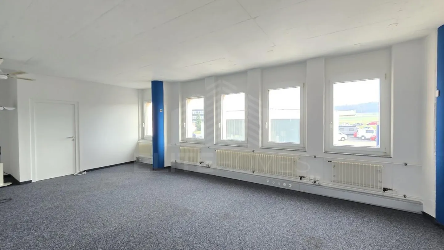 GROSSZÜGIGE BÜRORÄUMLICHKEITEN IM WIRTSCHAFTSZENTRUM WOHLEN - Foto 5 von 5