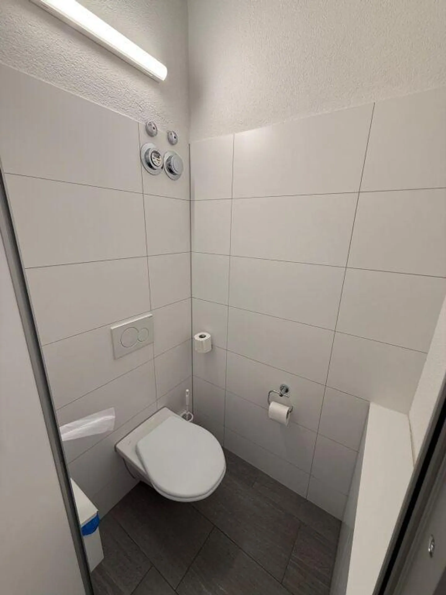 Espaces de vente, Feuerthalen - Espace commercial moderne avec options d'extension - Photo 5 sur 11