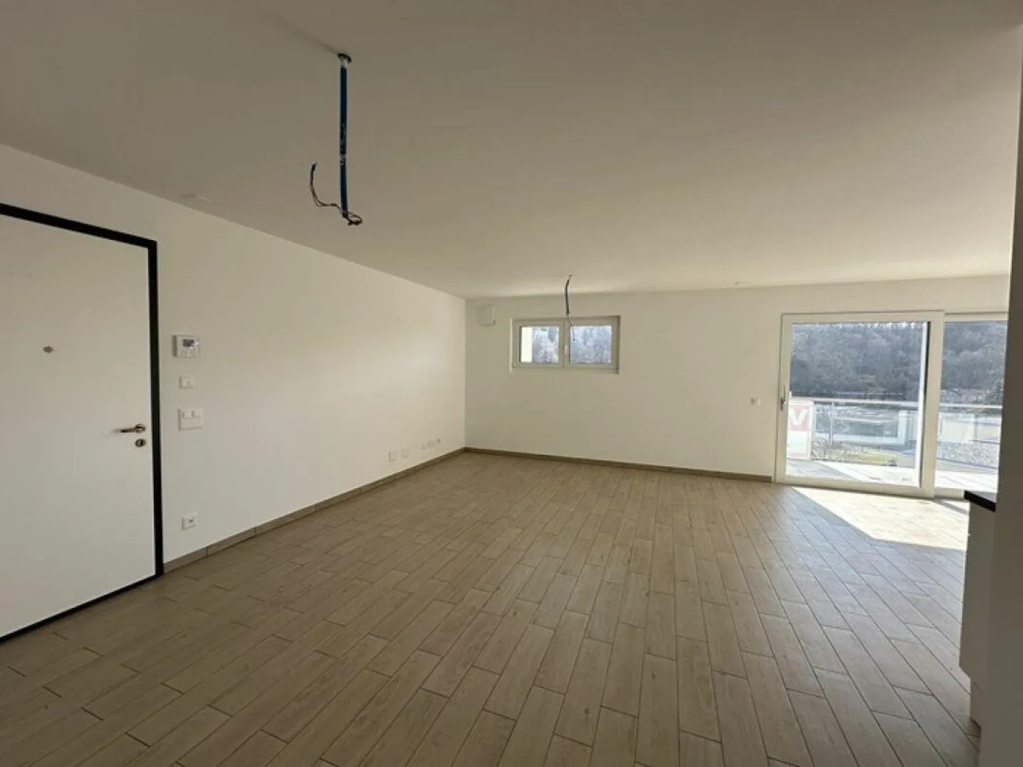 Modern and bright 3.5-room apartment on the top floor - Photo 3 of 12