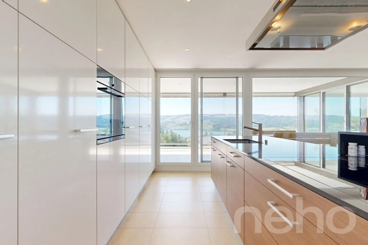 Maison individuelle moderne avec vue sur le lac, terrasse et beaucoup de confort - Photo 5 sur 13