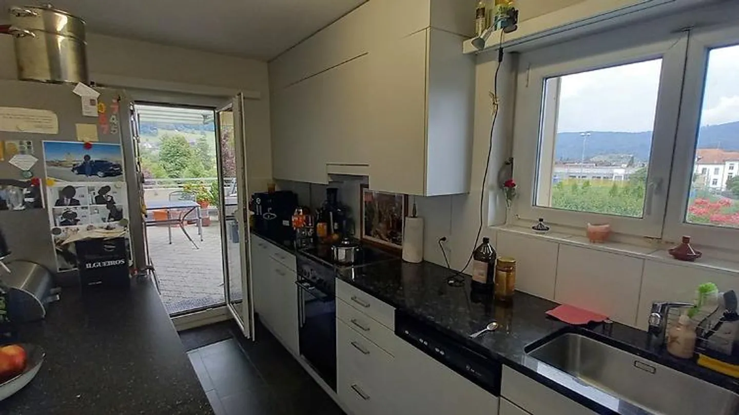 Bright Attic Apartment with Terrace - Photo 4 of 10