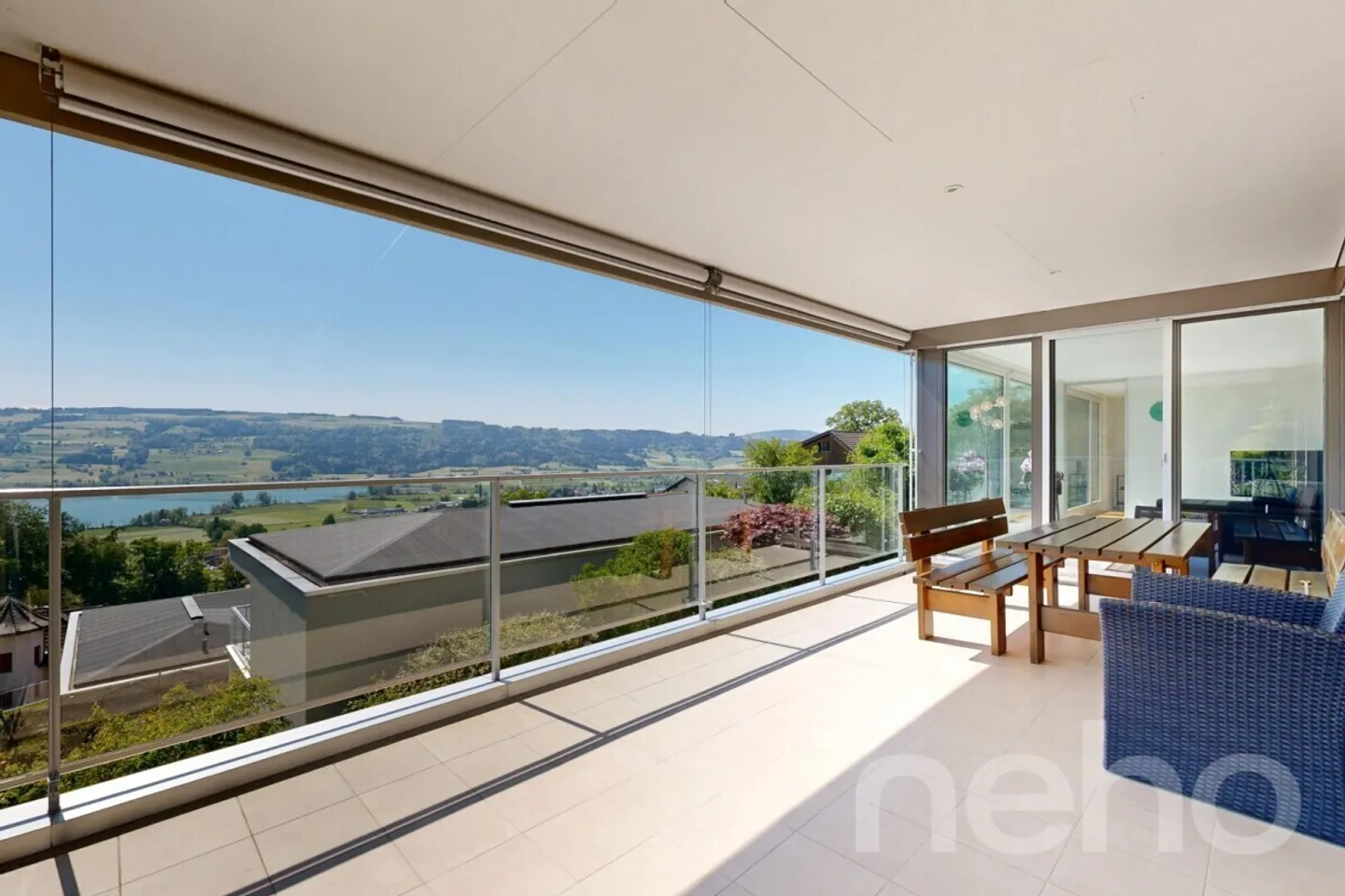 Maison individuelle moderne avec vue sur le lac, terrasse et beaucoup de confort - Photo 1 sur 13