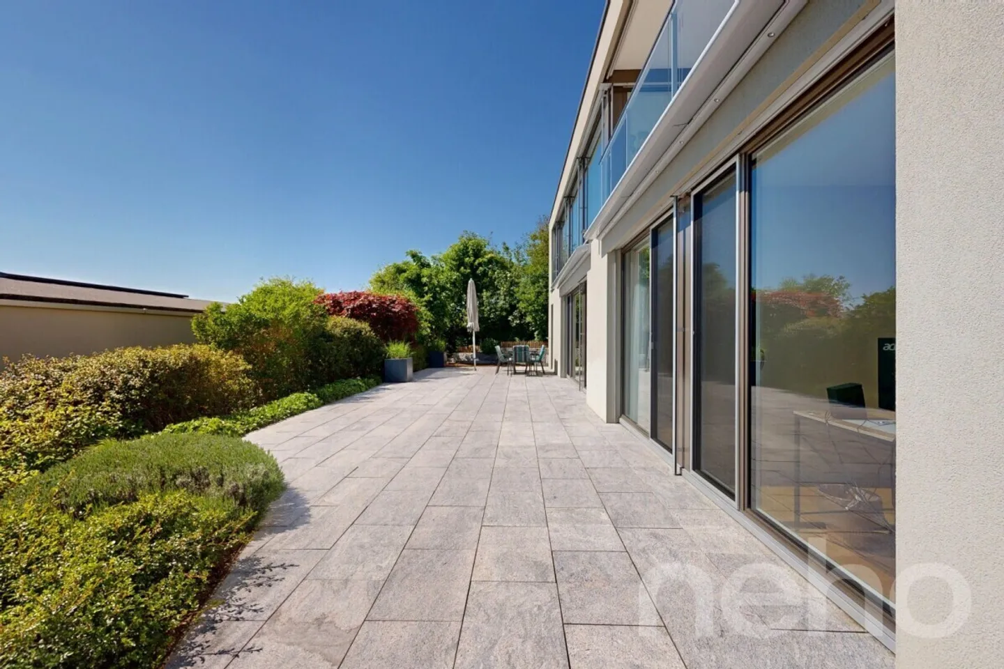 Maison individuelle moderne avec vue sur le lac, terrasse et beaucoup de confort - Photo 10 sur 13