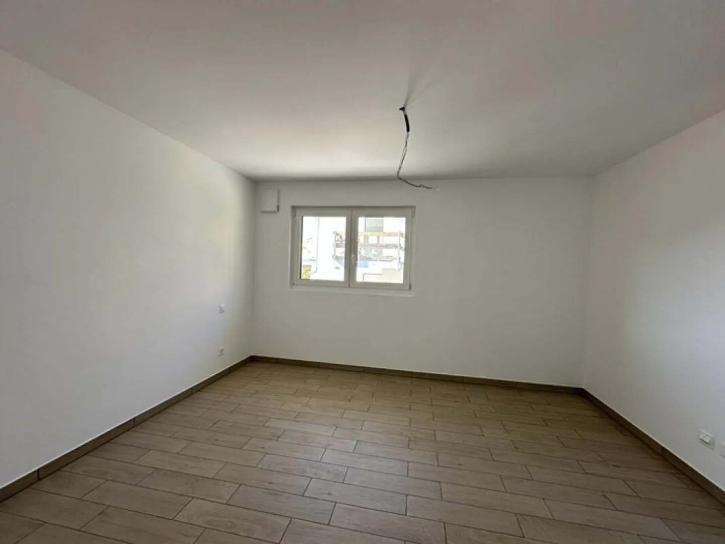 Modern and bright 3.5-room apartment on the top floor - Photo 8 of 12